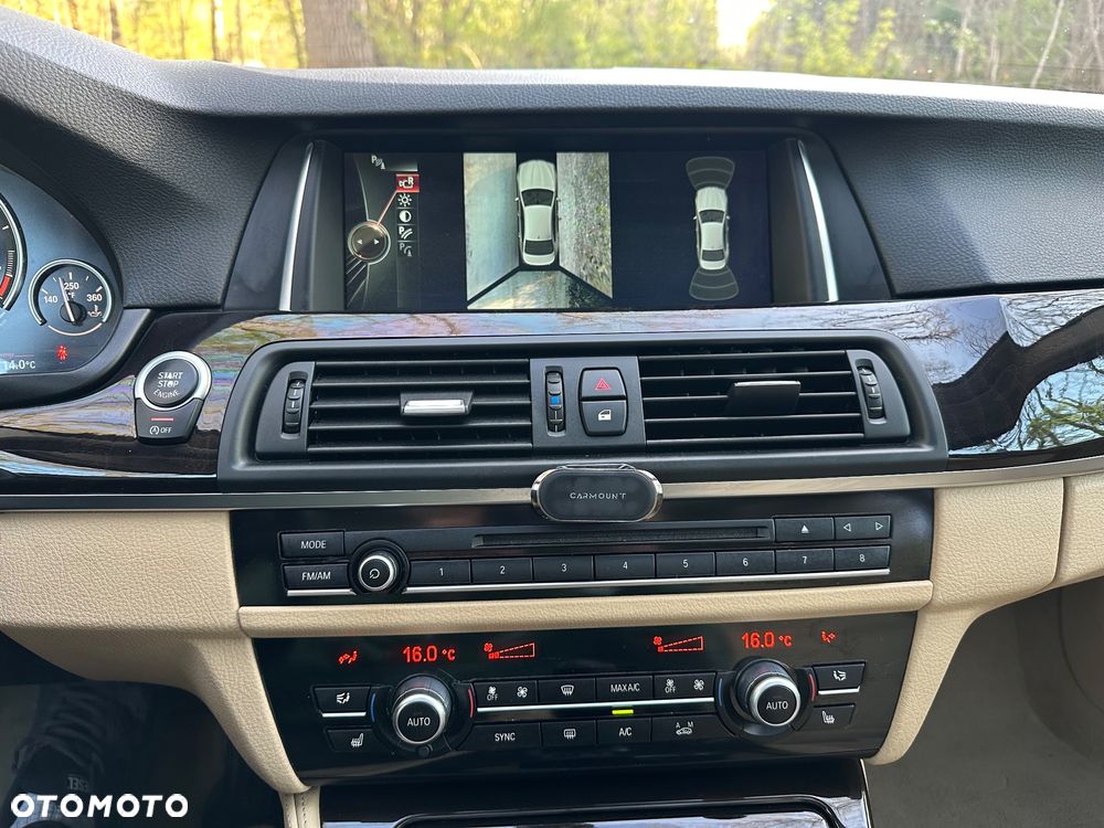 BMW Seria 5 528i xDrive - 14