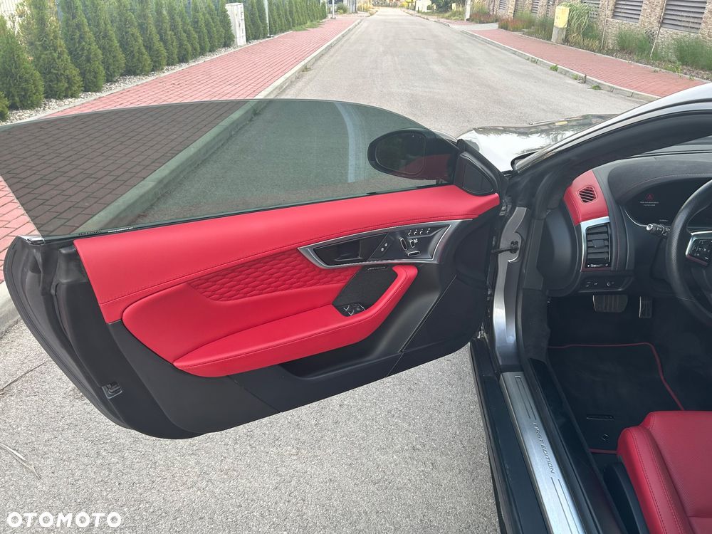 Jaguar F-Type P300 First Edition - 9