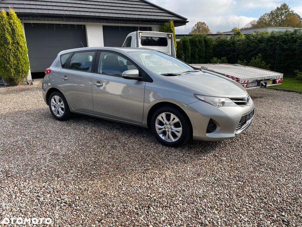Toyota Auris - 1