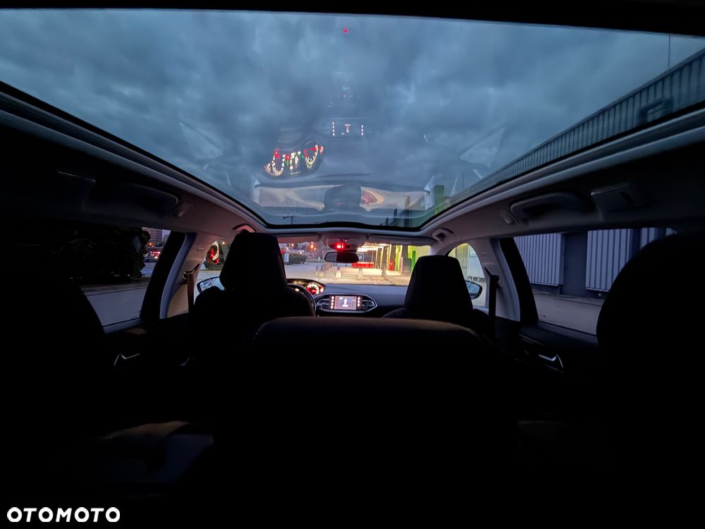 Peugeot 308 PureTech 130 GPF Stop & Start Allure Business-Paket - 31