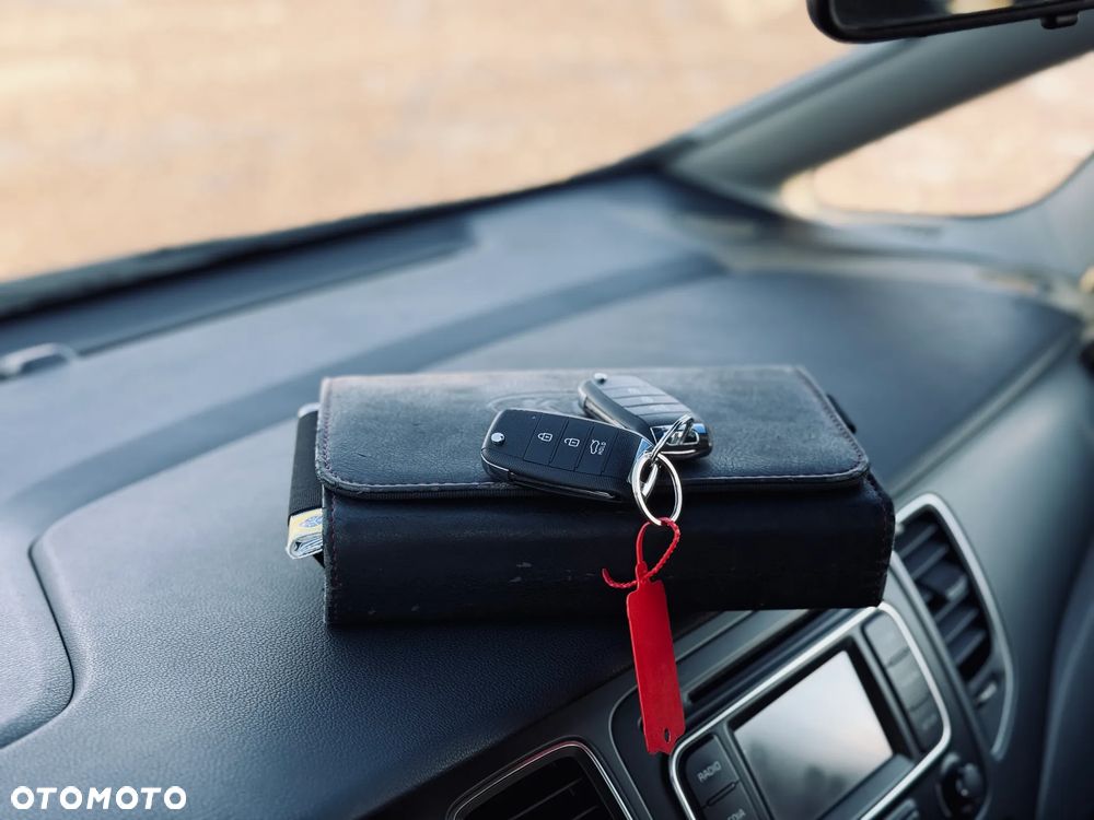 Kia Carens 1.7 CRDi L - 31