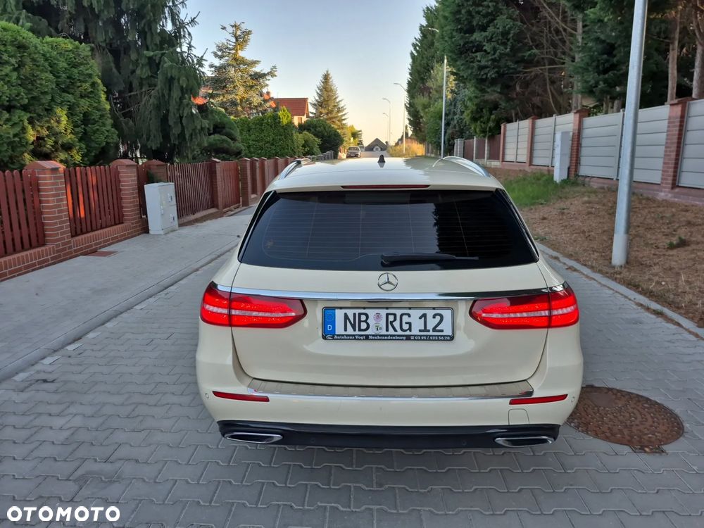 Mercedes-Benz Klasa E 220 d 9G-TRONIC - 11