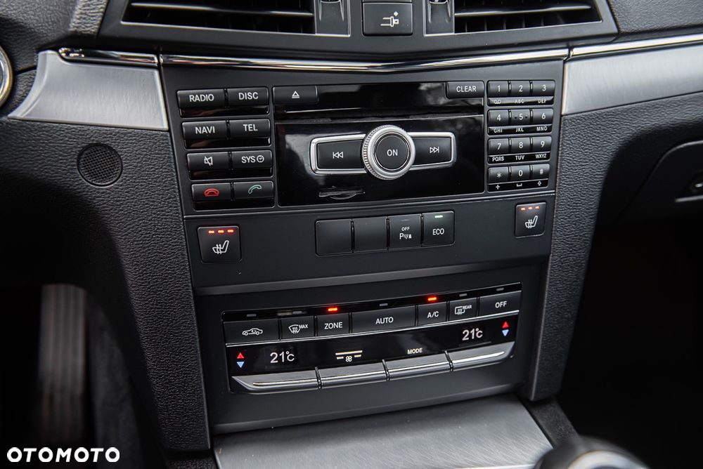 Mercedes-Benz Klasa E 250 CGI BlueEFFICIENCY Automatik Avantgarde - 27