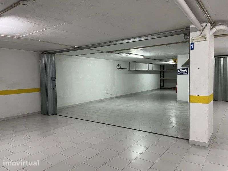Vendo garagem como nova - Grande imagem: 3/5