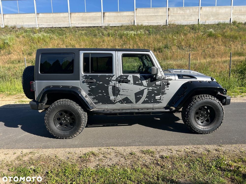 Jeep Wrangler - 5