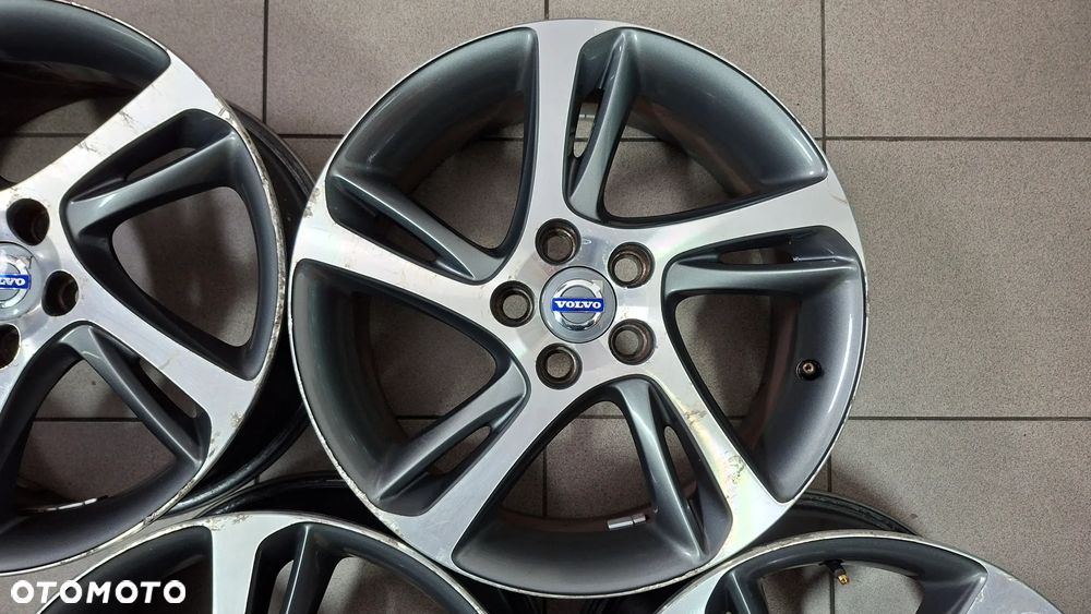 Felgi Aluminiowe 17 Volvo S40 V50 C30 5x108 ET 52.5 - 8