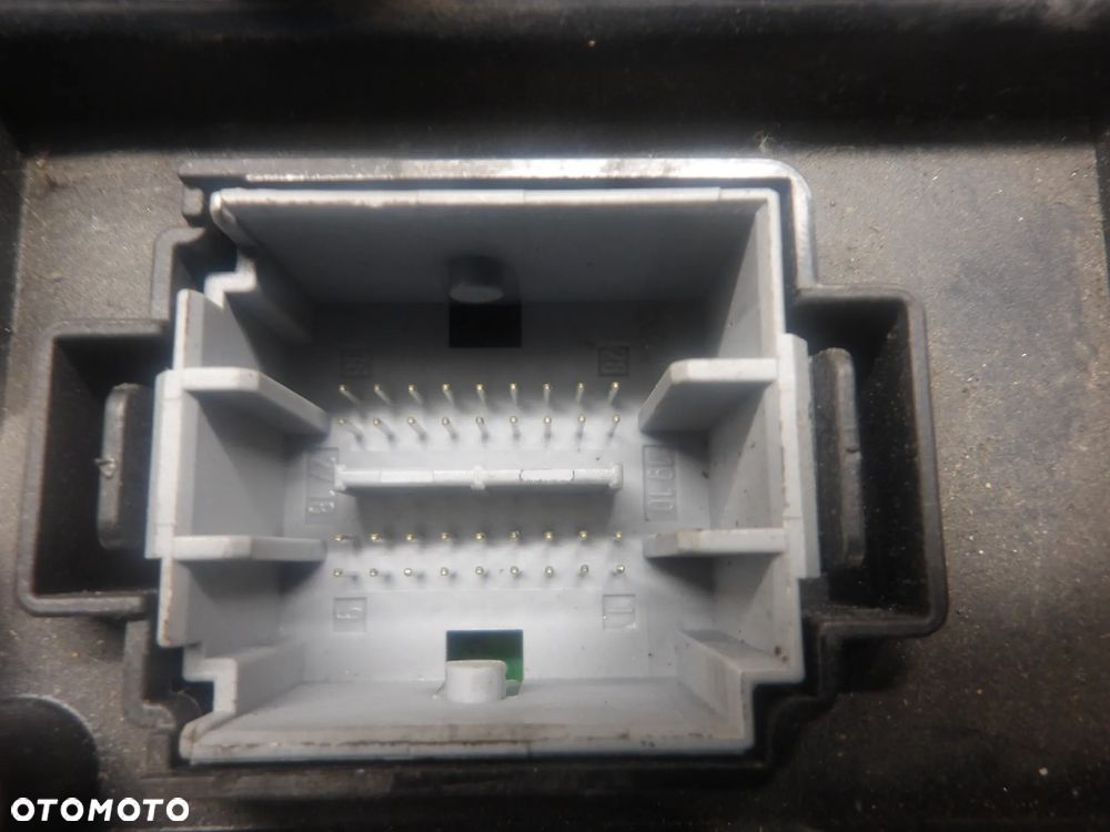 VOLVO S60 2.4B SKRZYNKA BEZPIECZNIKÓW MODUŁ CEM KOMFORTU 30786889 - 11