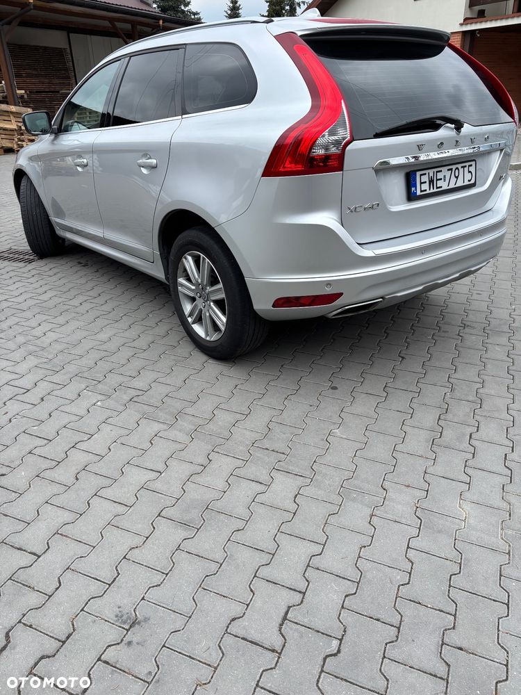 Volvo XC 60 D4 Drive-E Momentum - 4