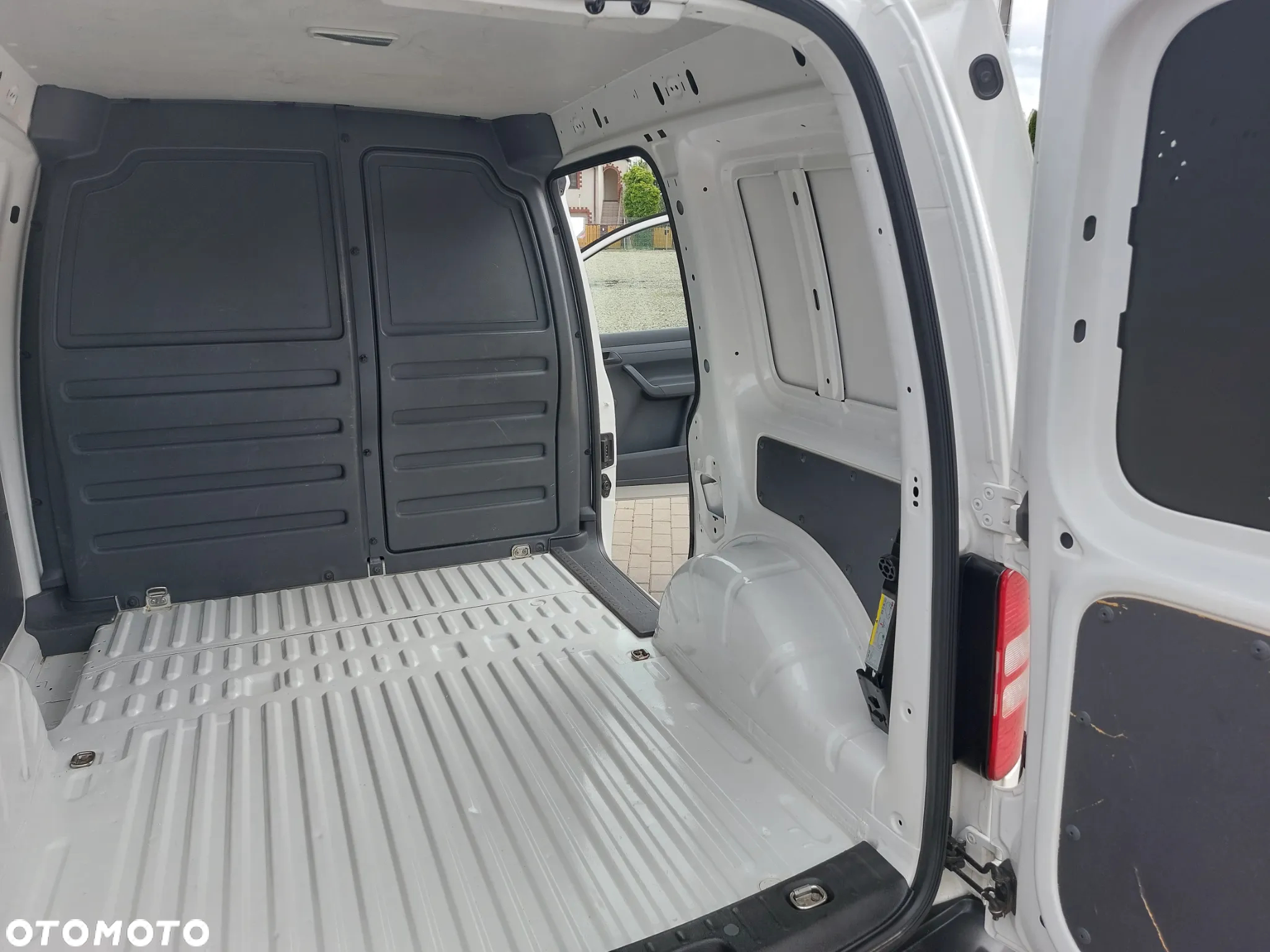 Volkswagen Caddy 1.6 TDI Comfortline - 19
