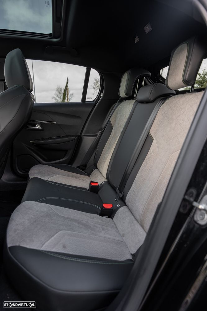 Peugeot e-208 GT - 14