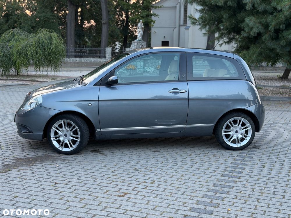Lancia Ypsilon Y 1.4 8v Platino - 4