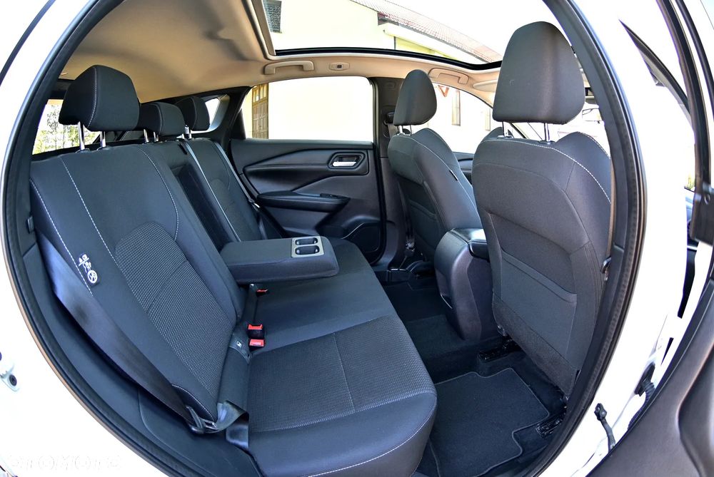 Nissan Qashqai 1.3 DIG-T N-WAY - 17