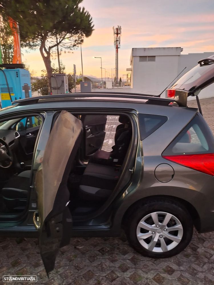 Peugeot 207 SW 1.4 Trendy - 7