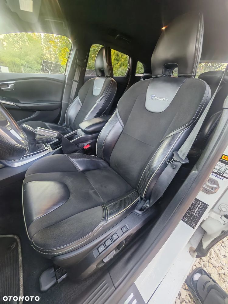 Volvo V40 T4 R Design - 12
