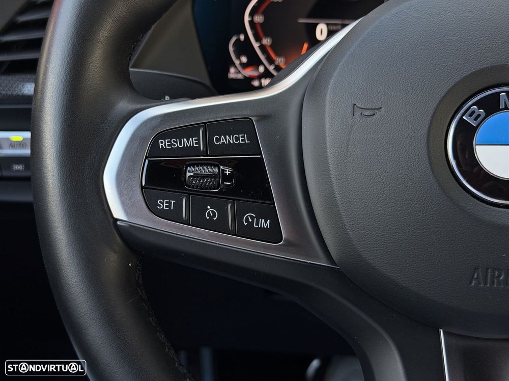 BMW 118 d Pack Desportivo M - 9