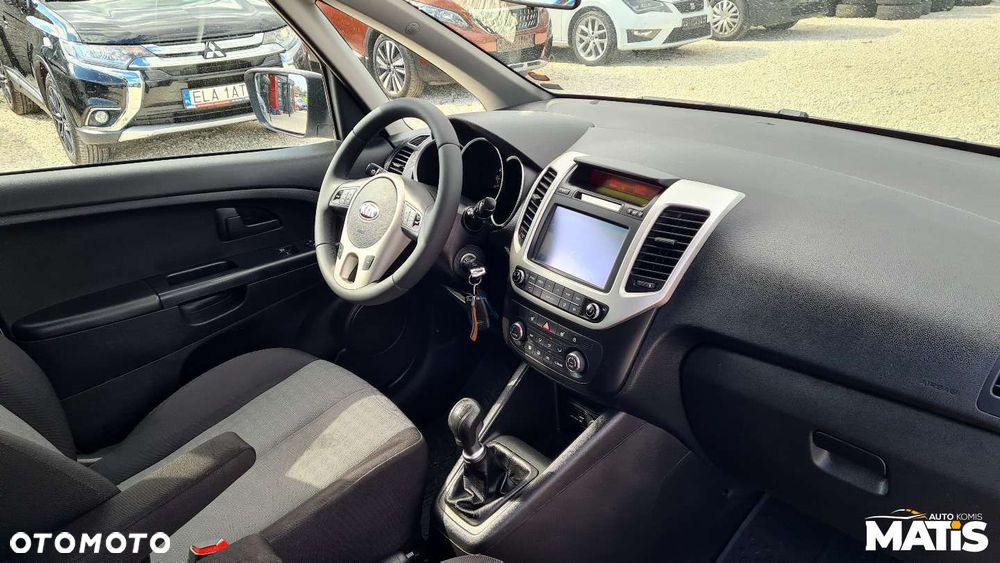 Kia Venga - 8
