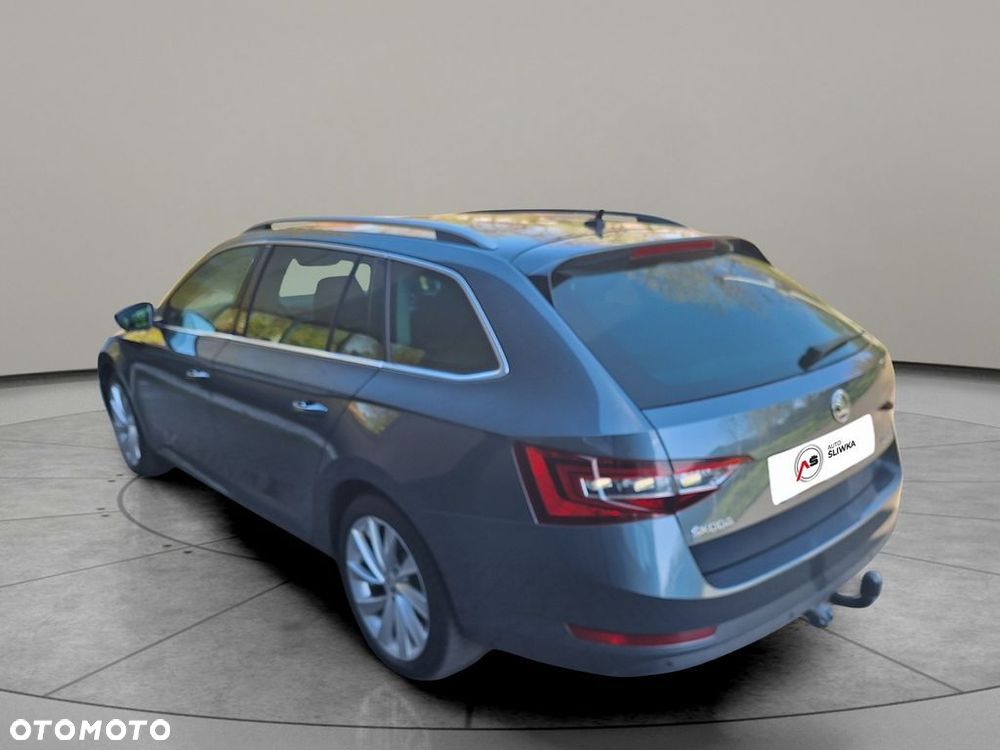 Skoda Superb 2.0 TDI SCR Style DSG - 6