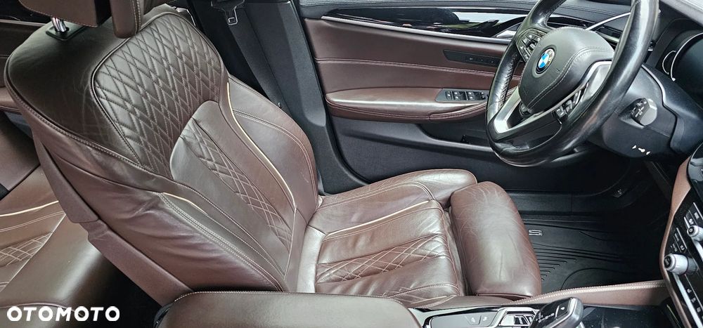 BMW Seria 5 520d Touring Luxury Line - 15