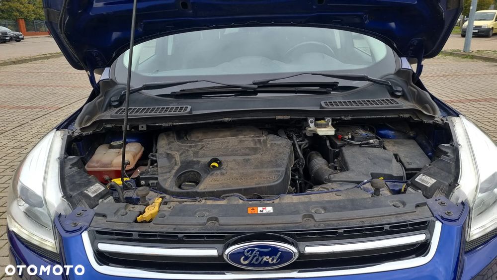 Ford Kuga 2.0 TDCi 2x4 Titanium - 40
