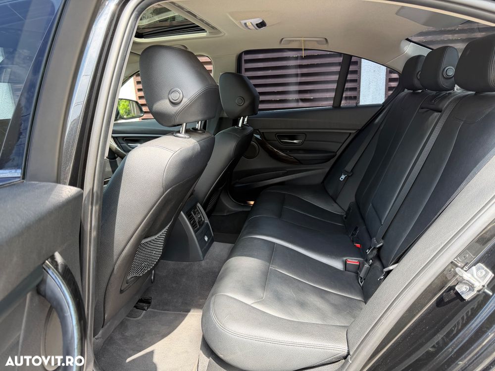 BMW Seria 3 320d Aut. Luxury Line - 14