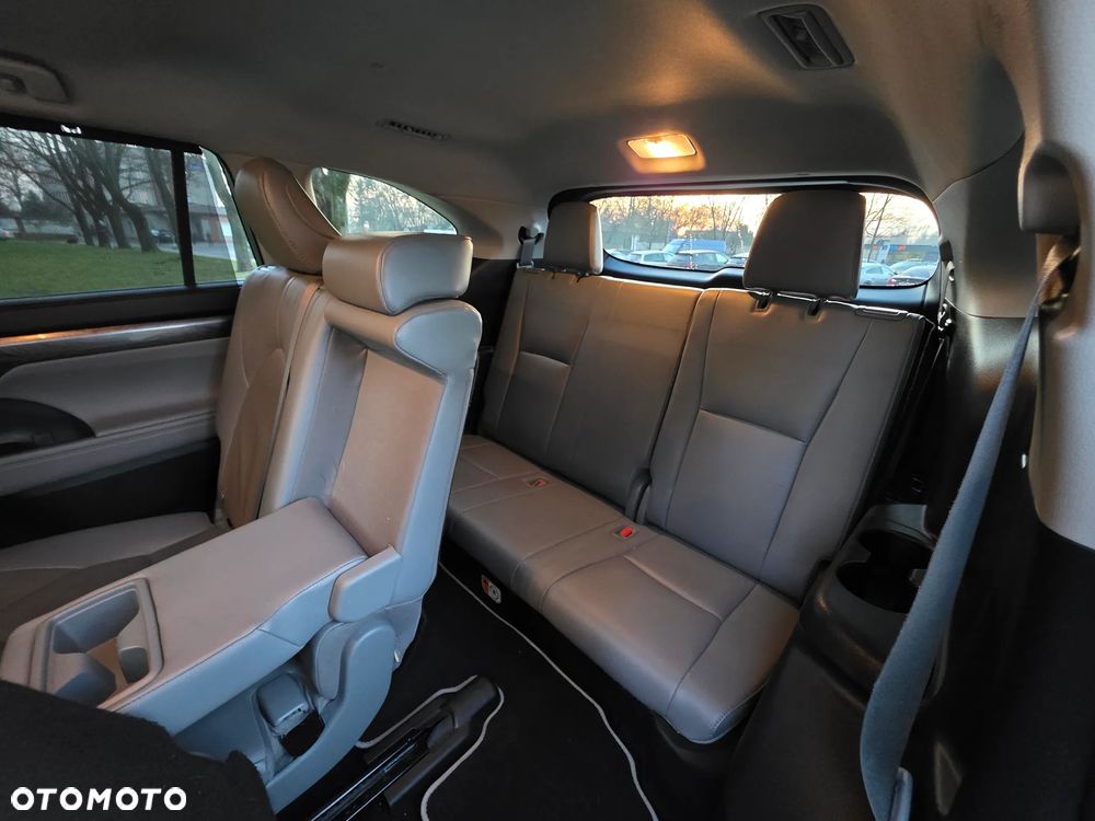 Toyota Highlander 2.5 Hybrid Prestige - 24
