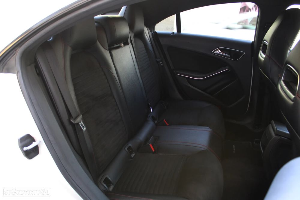 Mercedes-Benz CLA 200 (CDI) d AMG Line - 28