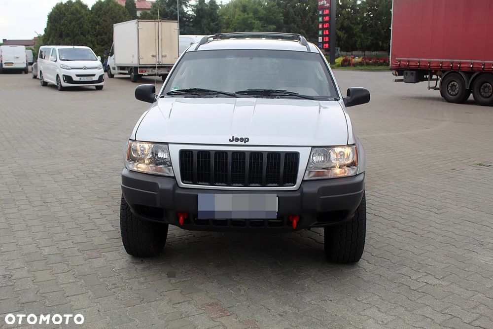 Jeep Grand Cherokee - 1