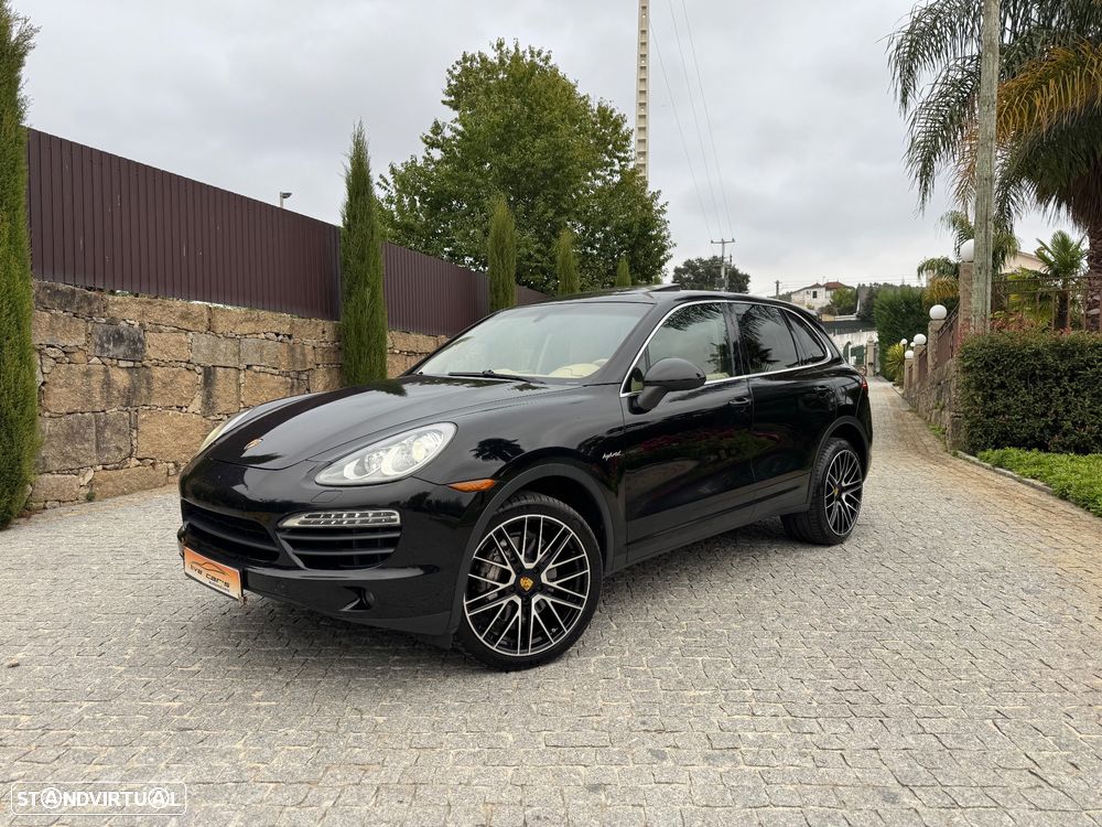 Porsche Cayenne S - 1