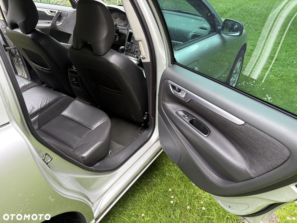 Volvo V70 2.4 Momentum - 19
