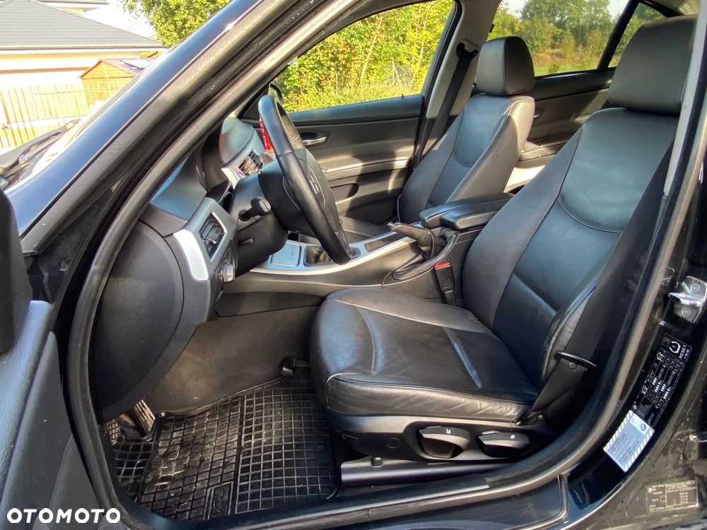 BMW Seria 3 320i - 10