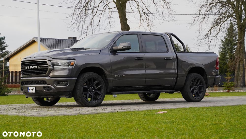 RAM 1500 Crew Cab Laramie - 2