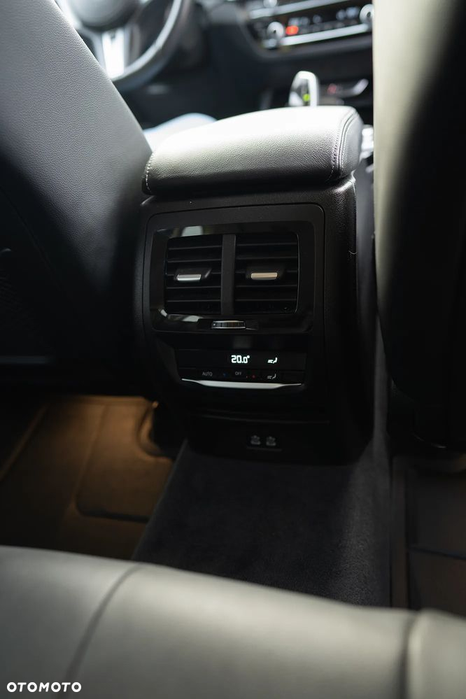 BMW X3 xDrive20i Luxury Line - 19