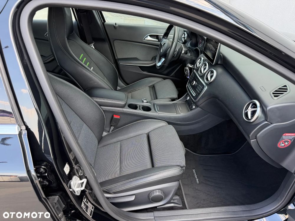 Mercedes-Benz Klasa A 180 7G-DCT StreetStyle - 16