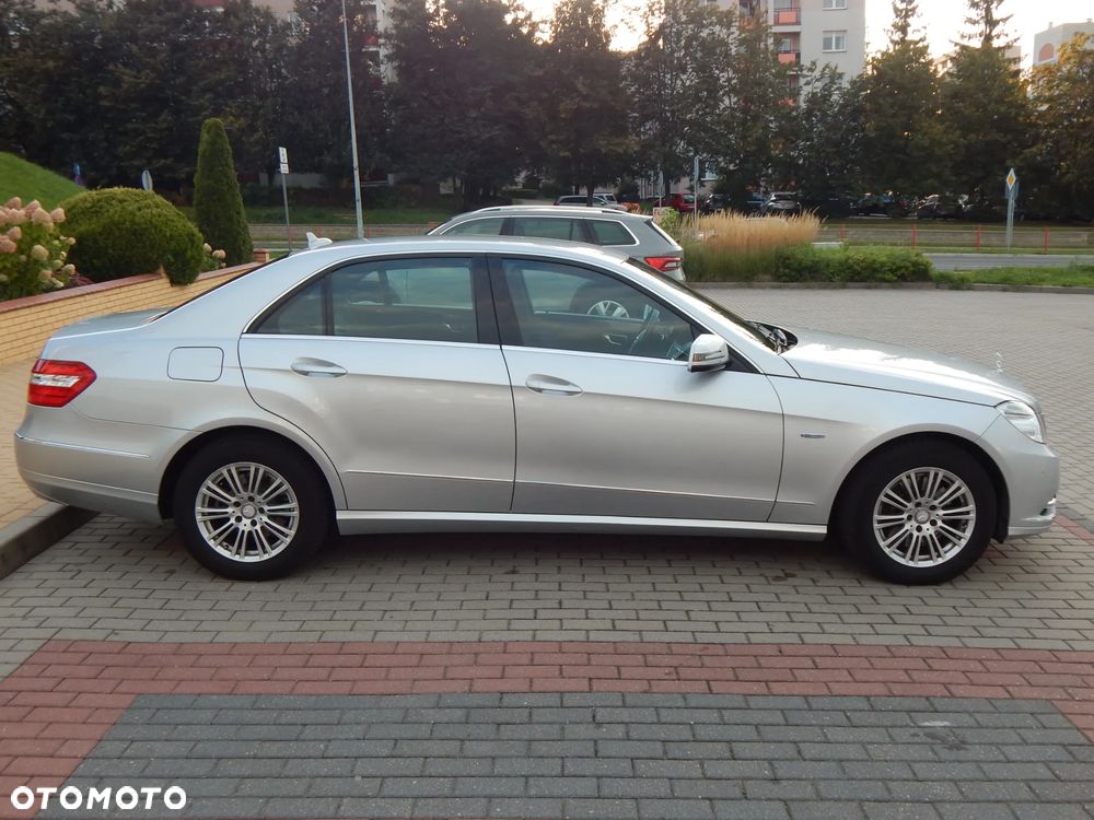 Mercedes-Benz Klasa E 250 CGI BlueEff Elegance - 11