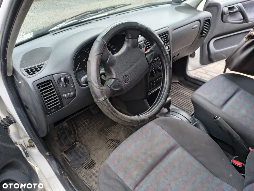 Volkswagen Polo - 8