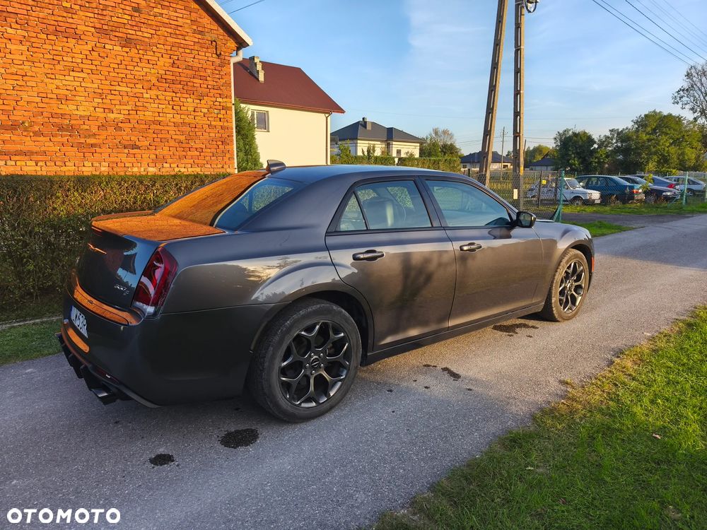 Chrysler 300s - 22