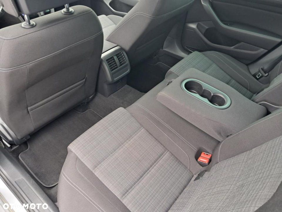Volkswagen Passat - 18