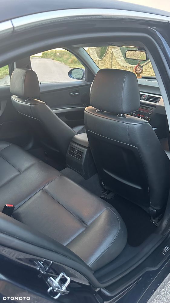 BMW Seria 3 320i - 10