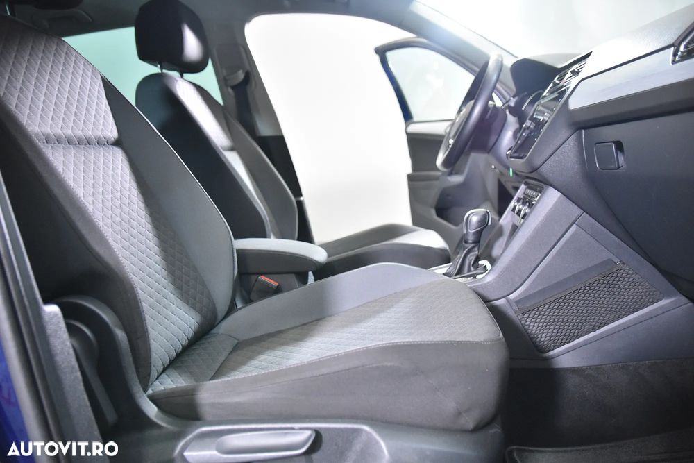Volkswagen Tiguan - 11