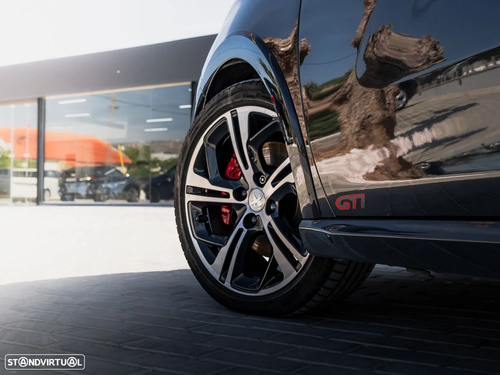 Peugeot 208 GTI 200 THP - 41