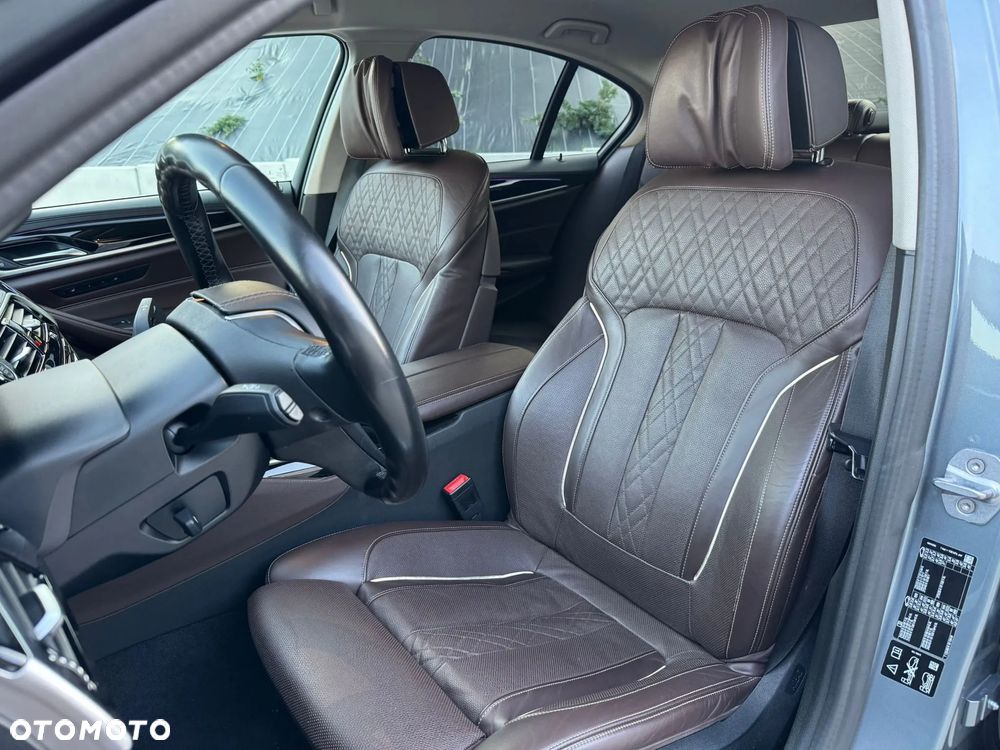 BMW Seria 5 530i xDrive Luxury Line sport - 10