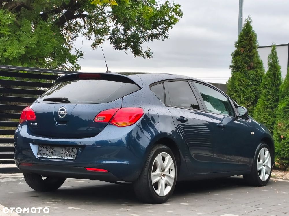 Opel Astra 1.6 Exklusiv - 18