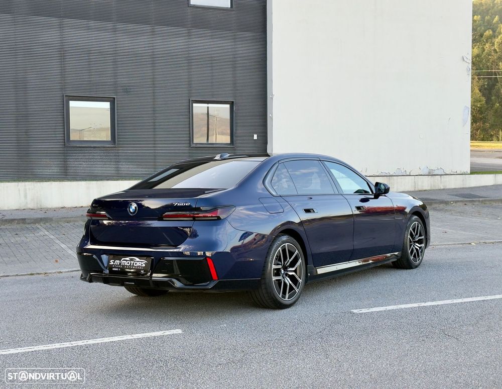 BMW 750 - 7