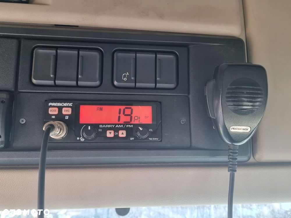 RADIO CB PRESIDENT BARRY GRUSZKA AM FM - 1