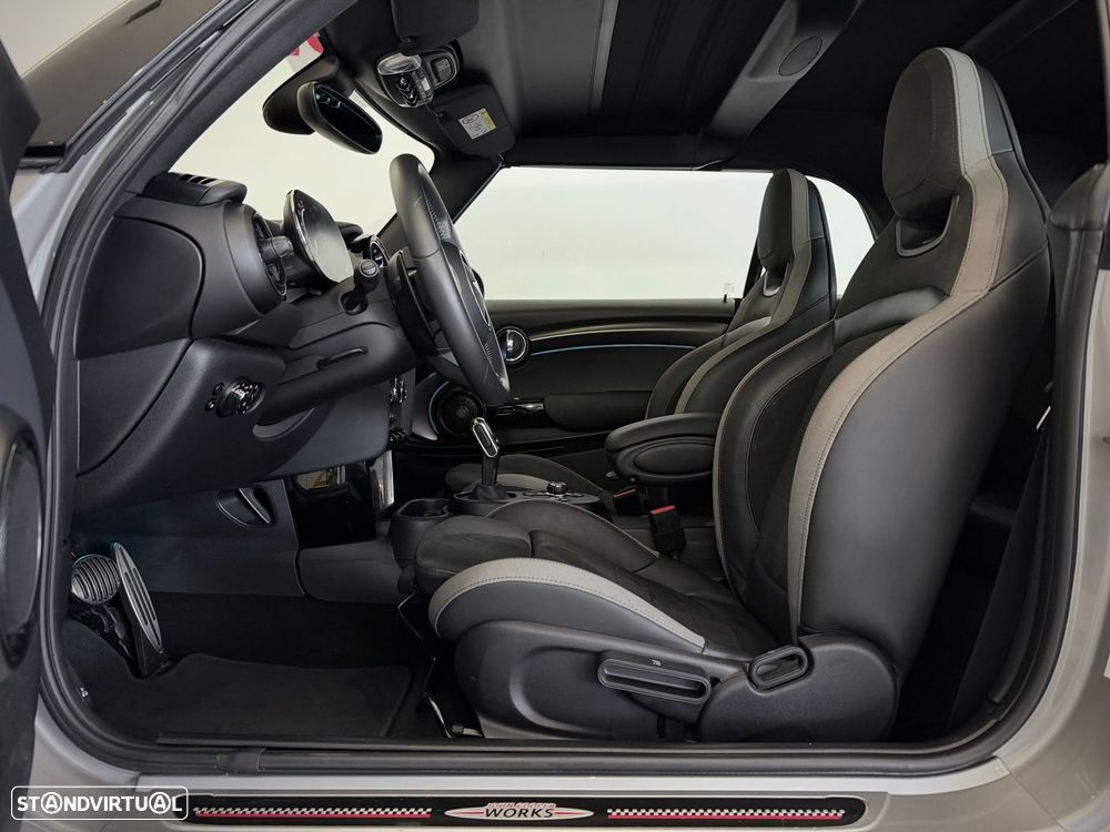 MINI Cabrio John Cooper Works Auto Desportiva - 19