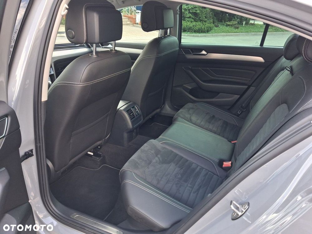 Volkswagen Passat - 12