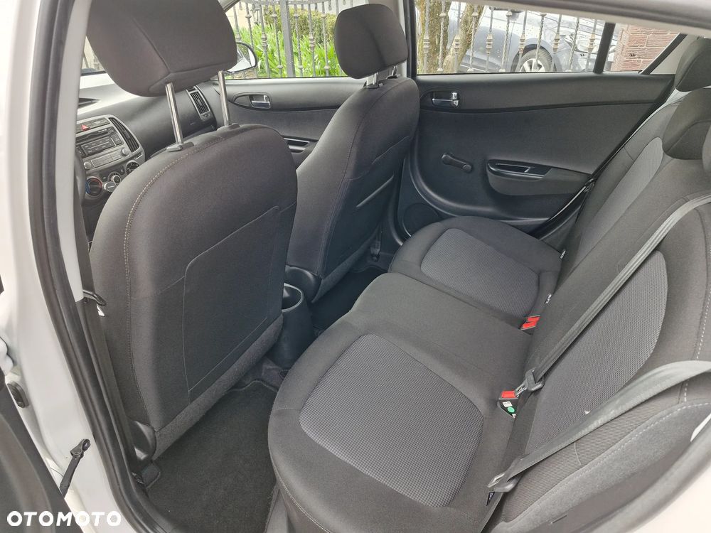 Hyundai i20 1.2 Intro Edition - 14
