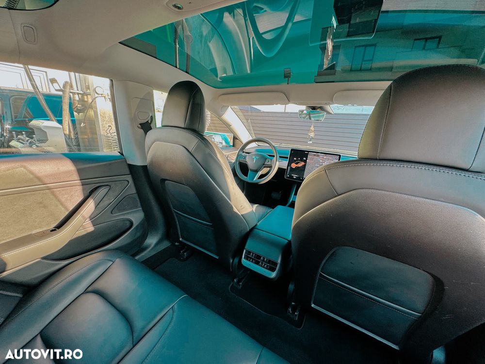Tesla Model 3 - 21