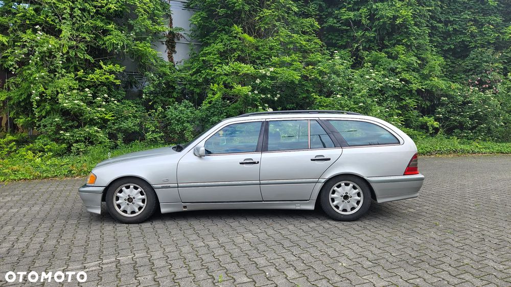 Mercedes-Benz Klasa C 180 T Elegance - 8