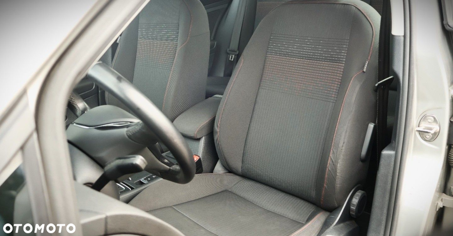 Volkswagen Golf - 12